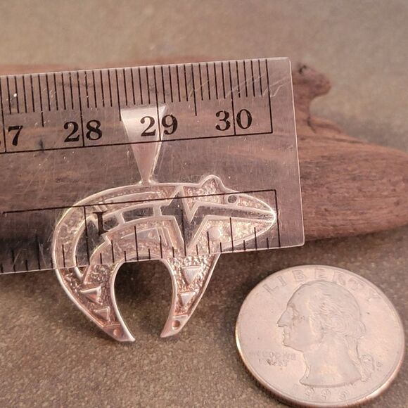 Ray Tracey Navajo Sterling Knifewing Segura Bear Pendant - Picture 5 of 6